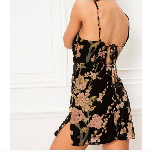 superdown Black Floral Mini Dress - Picture 3 of 6